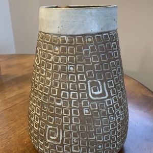 NANCY ZAGER RARE INSCRIBED GEOMETRIC UNIQUE POTTERY VASE